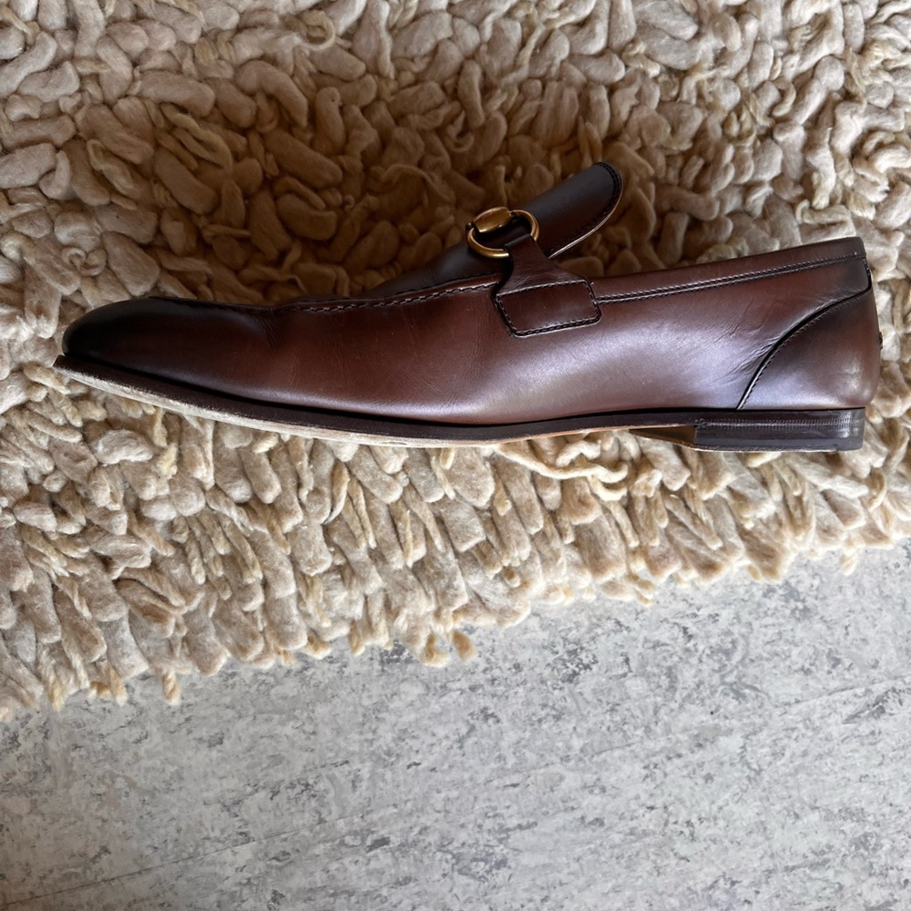 GUCCI Brown Leather Loafers. MENS. SIZE 9